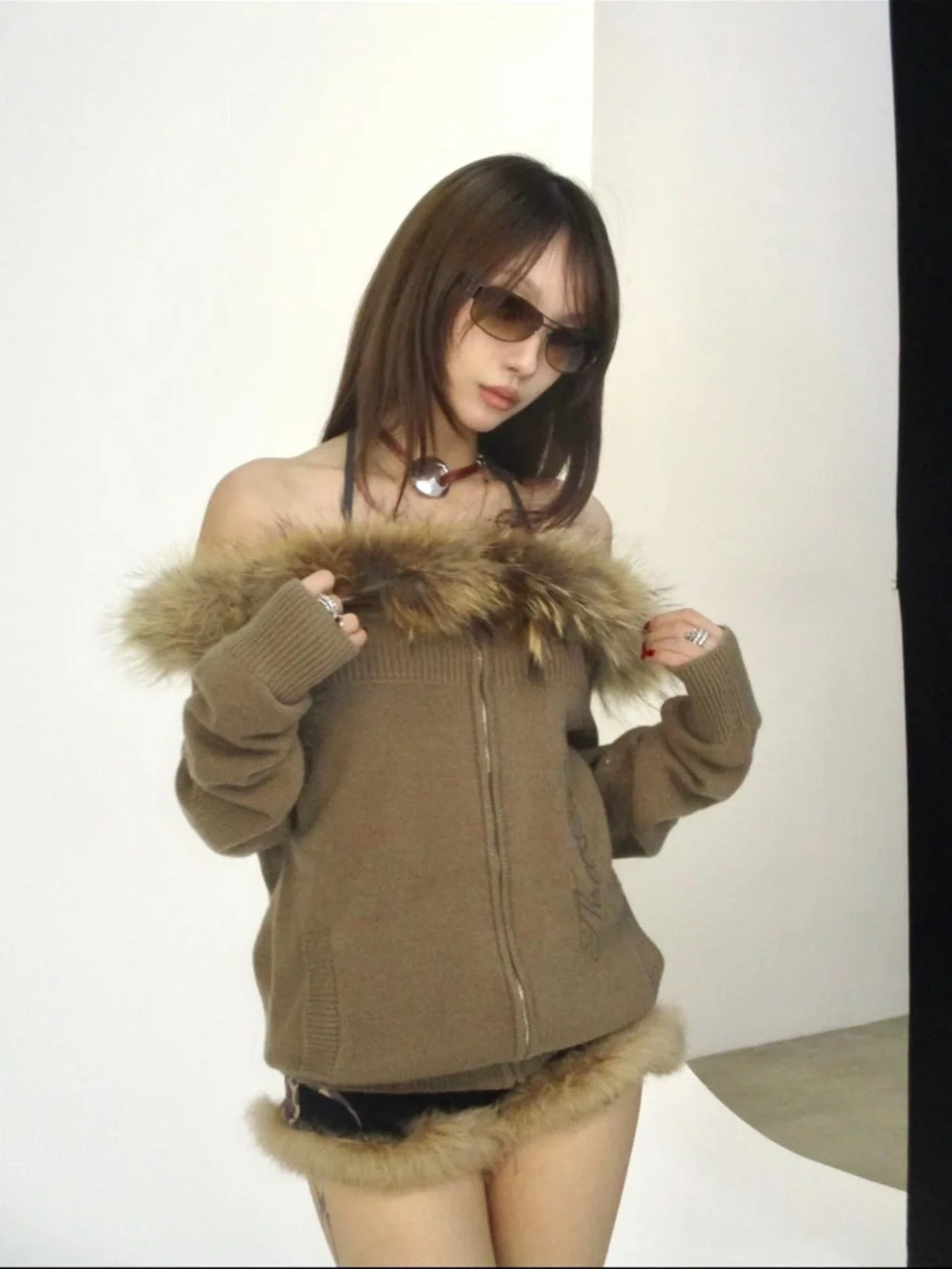 Faux Fur Trim Brown Off-Shoulder Sweater Set - Picture 6 of 8